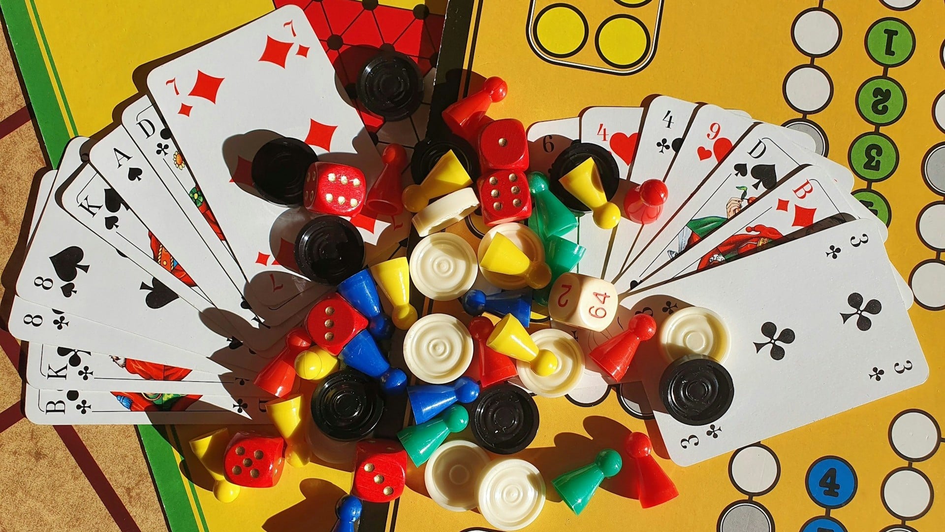 Društvene igre za odrasle: 11 prijedloga za zabavne večeri