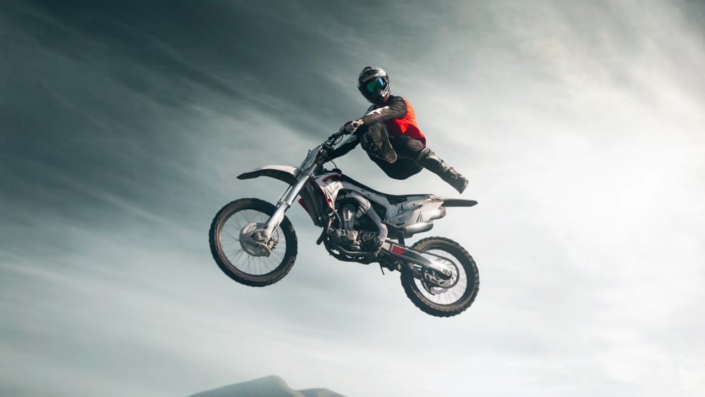 Kako odabrati moto gume prema stilu vožnje? (7 načina)